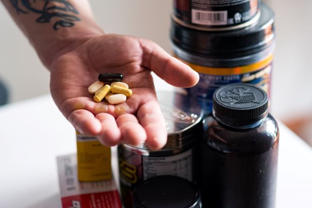 What Supplements Does Joe Rogan take? The Ultimate Guide - Vitamin D, Fish Oil, Alpha Brain, Kombucha, Probiotics, Shroom Tech, Sulforphane, MCT Oil, B12, CBD, Multivitamin